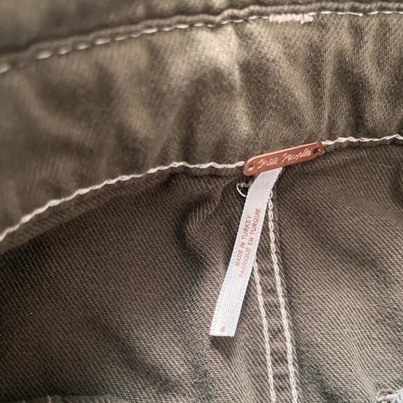 Free people Greenskirt with a boho vibe #miniskirt #green size 4 - Picture 2 of 2